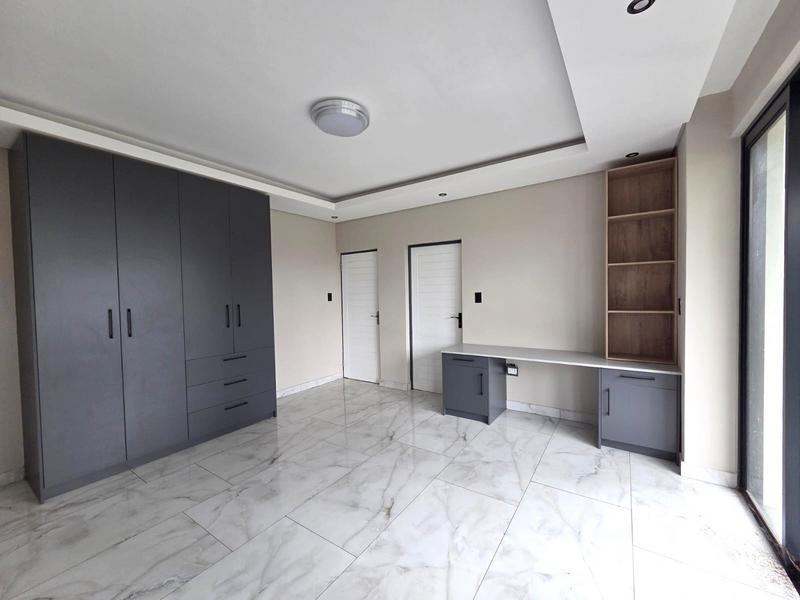 5 Bedroom Property for Sale in The Islands Estates North West